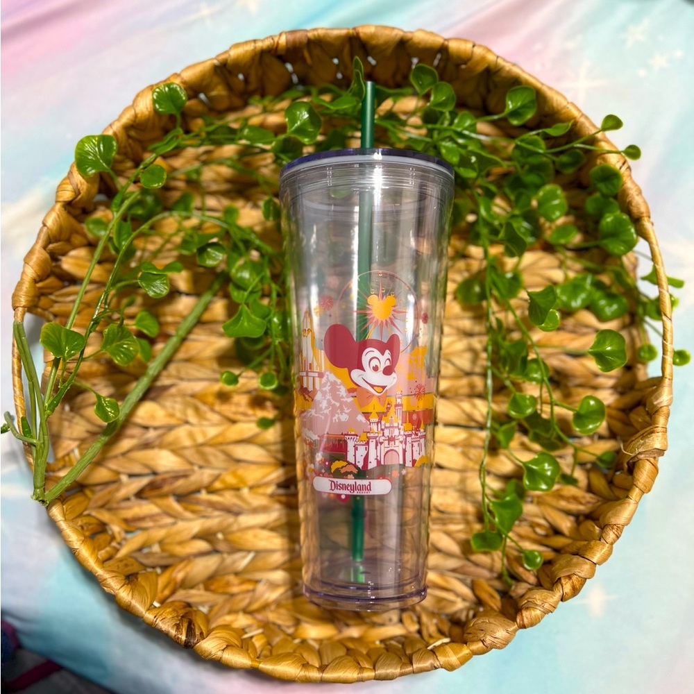 Disneyland Starbucks Tumbler 💛